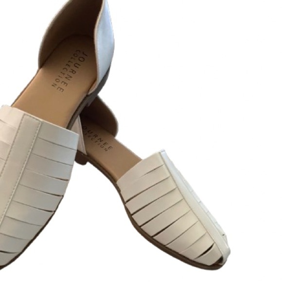 These are faux leather, white, size 10 women's Journee Collection sandal.​ - Picture 4 of 12